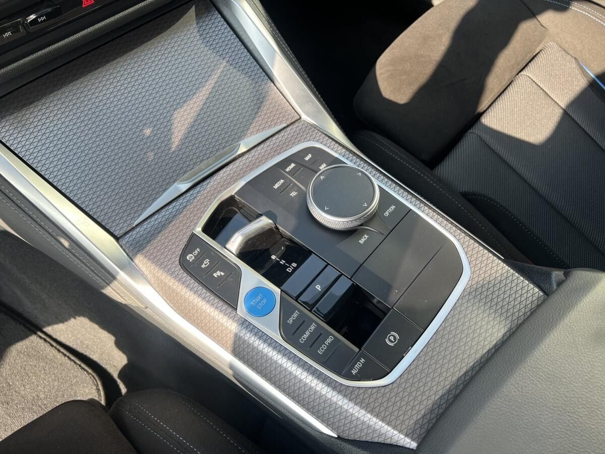 BMW i4 xDrive40 M Sport //Stop&Go HeadUp FACELIFT!!!