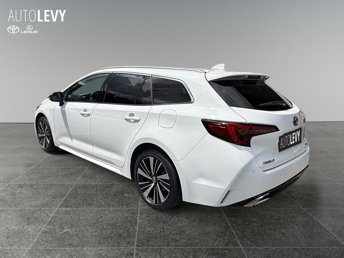 Toyota Corolla TS 1.8 Teamplayer +Technik-Paket +div. Farben