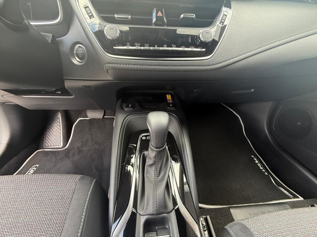 Toyota Corolla TS 1.8 Teamplayer +Technik-Paket +div. Farben