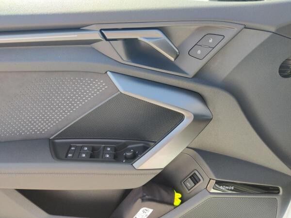Audi RS3 Sportback NUR MIT SBH-AUSWEIS !!! SONOS Matrix Navi+ Kamera SportAGA