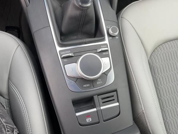 Audi A3 1.6 TDI 30 Design PDC KLIMA MMI Plus
