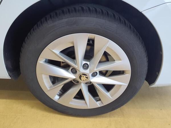 Skoda Octavia 🔥KEINE NEBENKOSTEN🔥GANZJAHRESREIFEN🔥NAVI🔥KAMERA🔥LED🔥