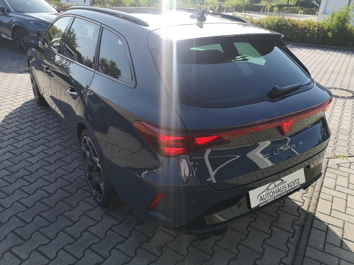 Cupra Leon 2.0 TSI 333PS 4Drive VZ HD-Matrix-LED Pano/Schiebe Aktion bis 14.11.2025