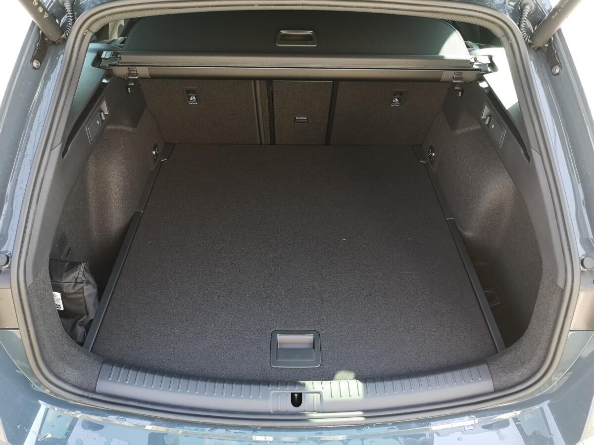 Cupra Leon 2.0 TSI 333PS 4Drive VZ HD-Matrix-LED Pano/Schiebe Aktion bis 14.11.2025