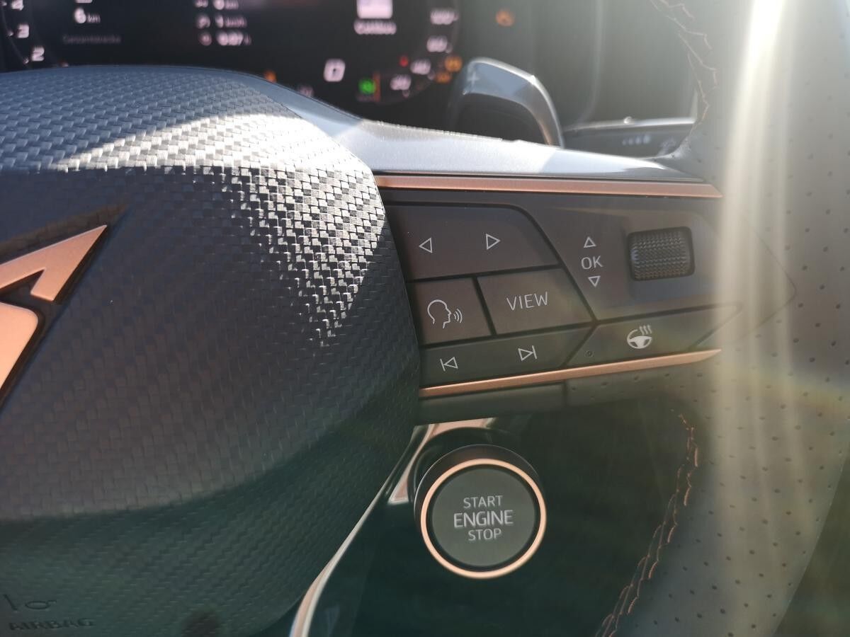 Cupra Leon 2.0 TSI 333PS 4Drive VZ HD-Matrix-LED Pano/Schiebe Aktion bis 14.11.2025