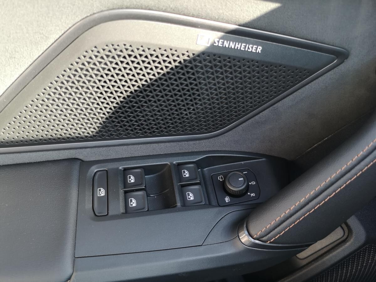 Cupra Leon 2.0 TSI 333PS 4Drive VZ HD-Matrix-LED Pano/Schiebe Aktion bis 14.11.2025