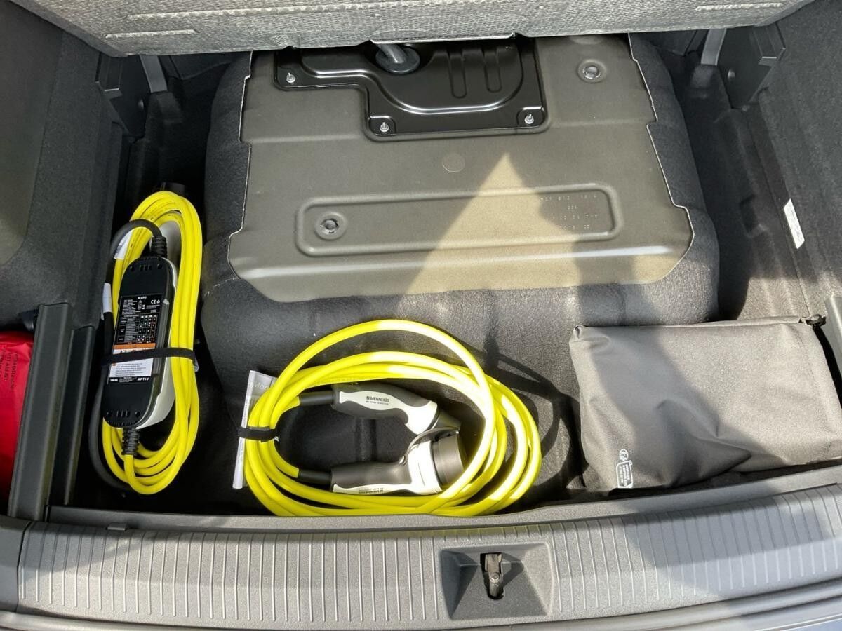 Volkswagen Tiguan R-Line 1.5 eHybrid DSG Kamera AHK Navi ACC Matrix-LED