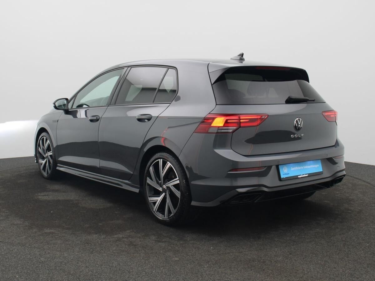Volkswagen Golf VIII R-Line 2.0 TSI DSG / Navi, RFK, LED+