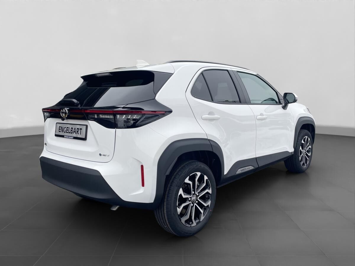 Toyota Yaris Cross 1,5 Hybrid 130PS 4x2 Teamplayer Winter-Paket*SOFORT Verfügbar* Toyota Yaris Cross 1,5 Hybrid 130PS 4x2 Teamplayer Winter-Paket*SOFORT Verfügbar*