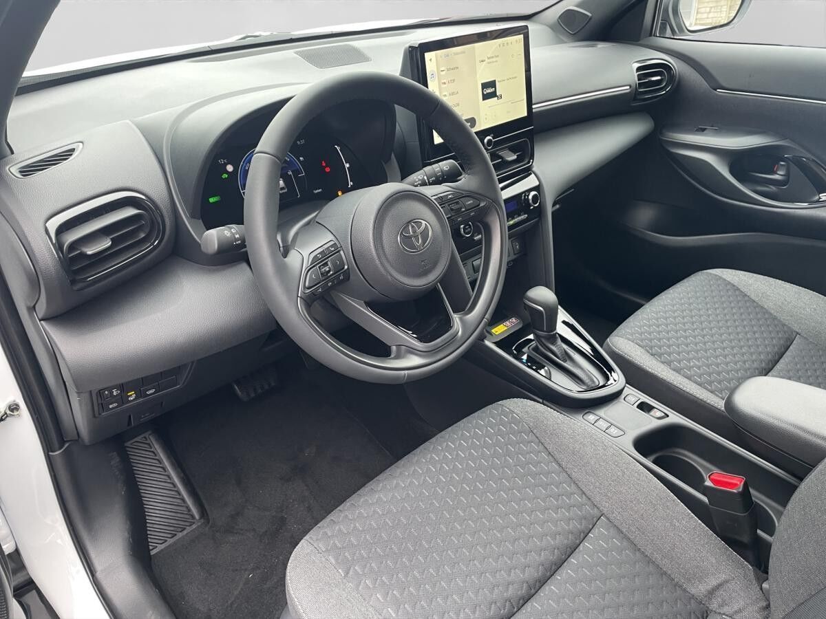 Toyota Yaris Cross 1,5 Hybrid 130PS 4x2 Teamplayer Winter-Paket*SOFORT Verfügbar* Toyota Yaris Cross 1,5 Hybrid 130PS 4x2 Teamplayer Winter-Paket*SOFORT Verfügbar*