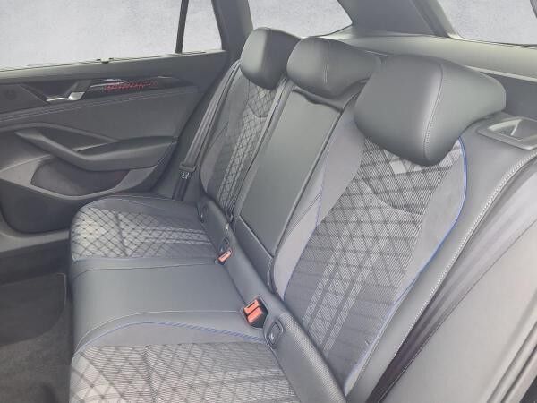 Volkswagen Passat Variant R-Line 2.0 TDI 4M *BlackStyle*