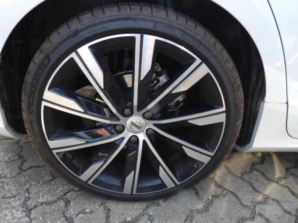 Volvo V60 B4 (Diesel) Ultimate Dark (EURO 6d) (DPF)