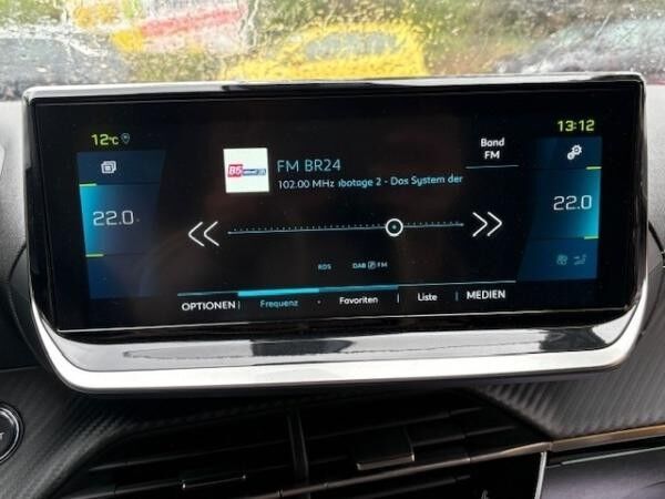 Peugeot 2008 e- Elektromotor 136 (e-) e- **FLA LM KAM **