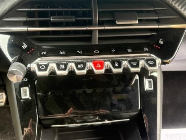 Peugeot 2008 e- Elektromotor 136 (e-) e- **FLA LM KAM **