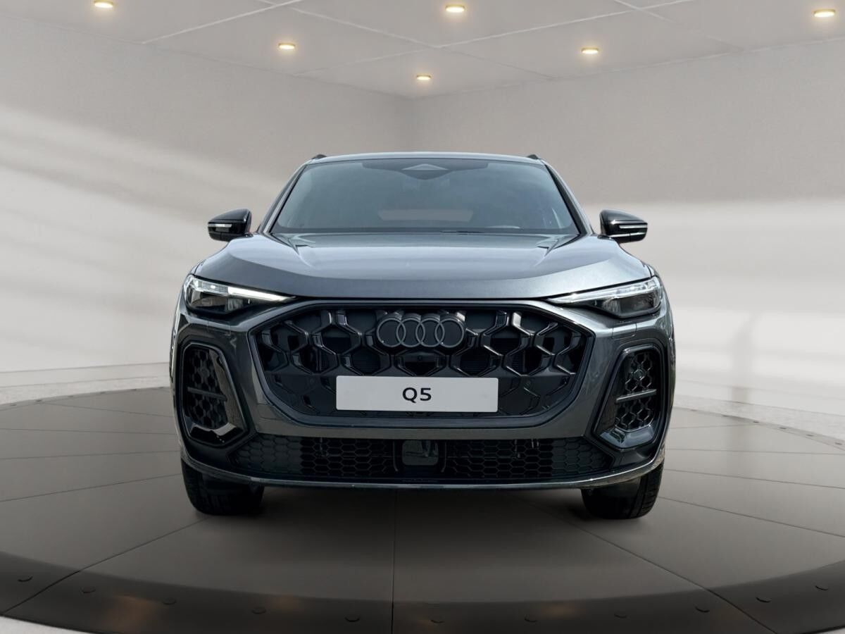 Audi Q5 SUV TFSI quattro S tronic ,S Line,PDC