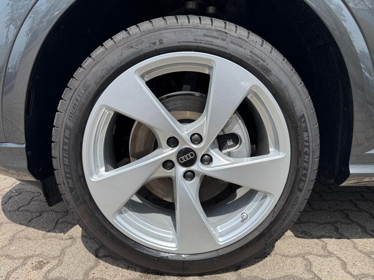 Audi Q5 SUV TFSI quattro S tronic ,S Line,PDC