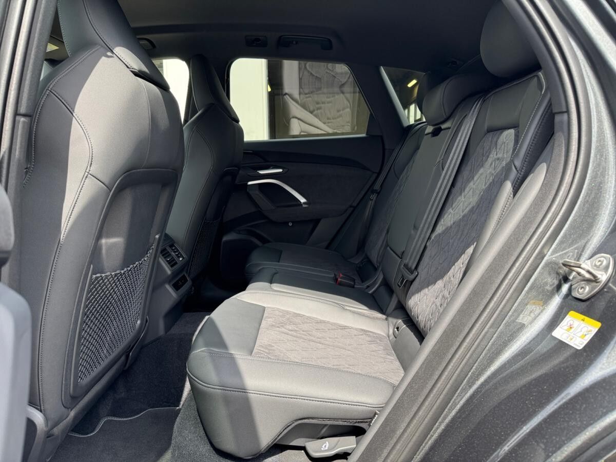 Audi Q5 SUV TFSI quattro S tronic ,S Line,PDC