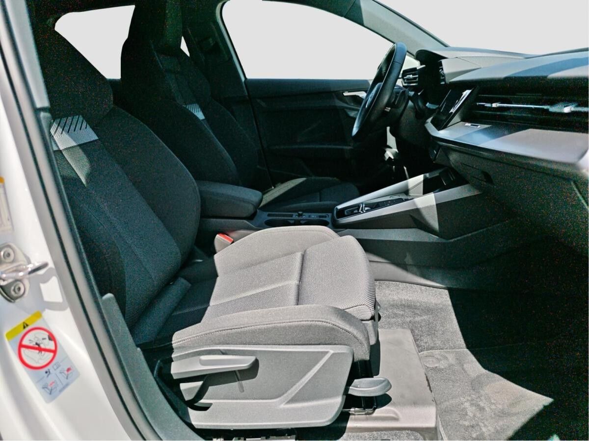 Audi A3 Sportback S line 30 TFSI 5JGar virtual #black App ACC