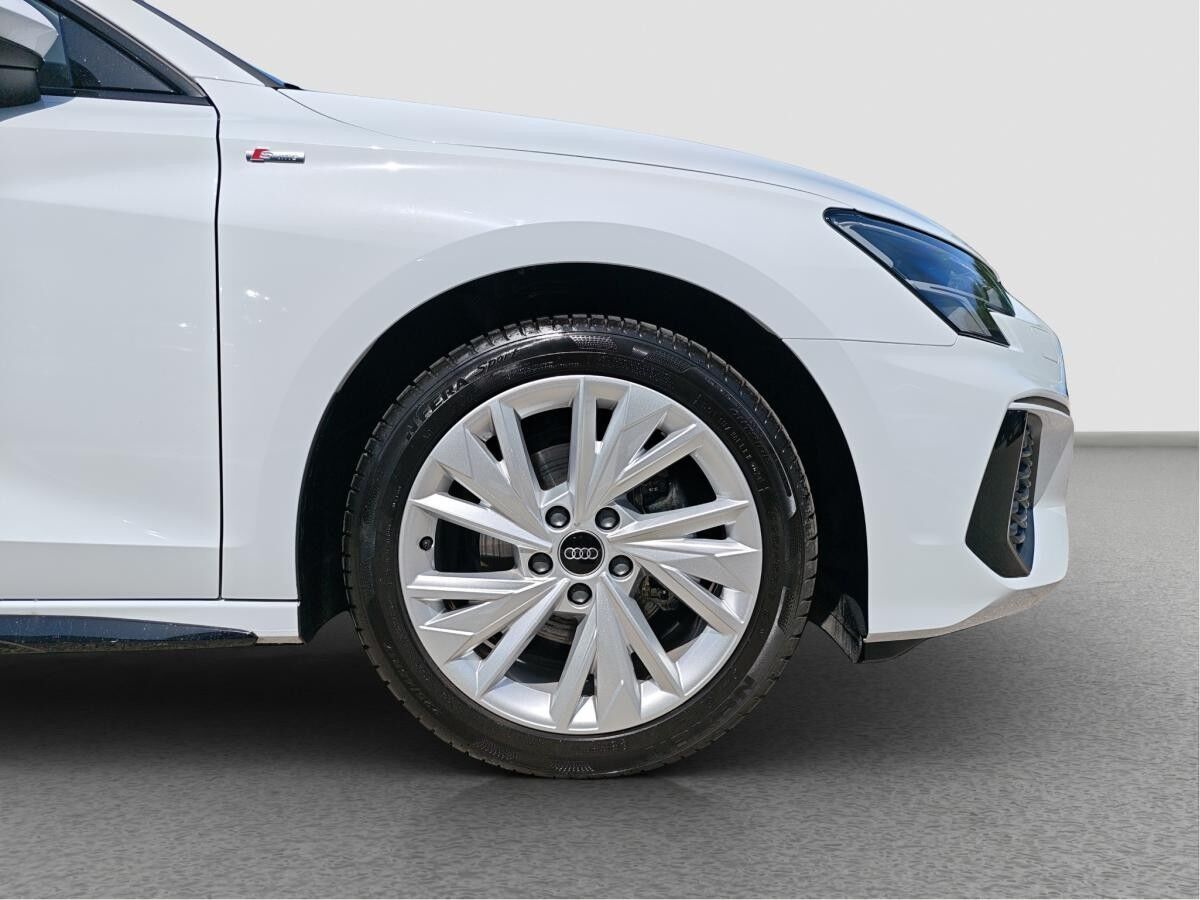 Audi A3 Sportback S line 30 TFSI 5JGar virtual #black App ACC