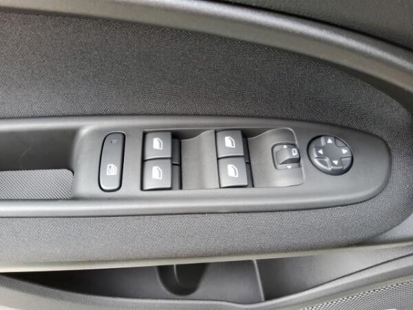 Fiat 600 Special Edition CarPlay Klima 360Grad PDC SHZ LED