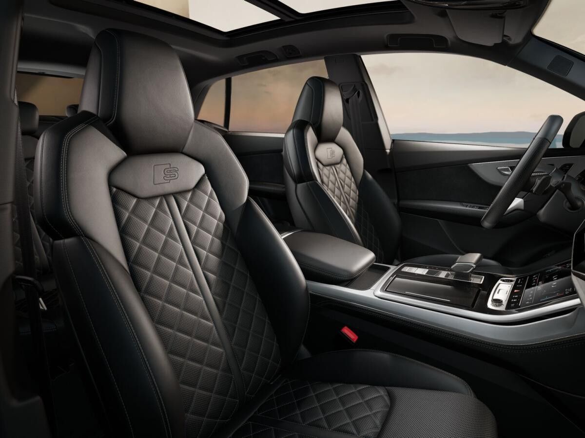 Audi Q8 SUV S line business TDI qu. *AHK/B&O/HUD/MATRIX/PANO/STHZG*