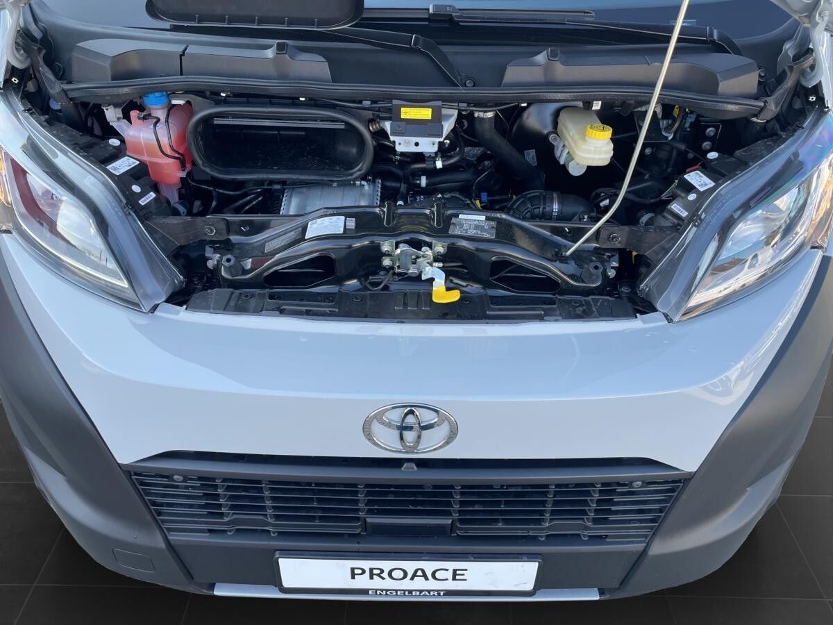Toyota Proace Max D,140 PS,L3 H3,Work 35 H,Hecktüren verglast - Bestandsfahrzeug