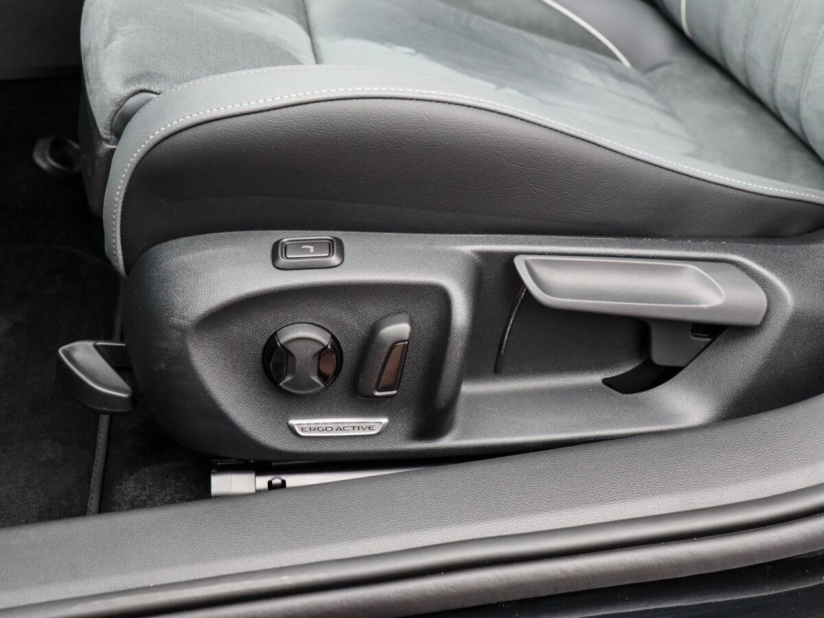 Volkswagen Passat Variant 1.5 TSI Hybrid AHK ACC LED NAVI KEYLESS RÜCKKAMERA