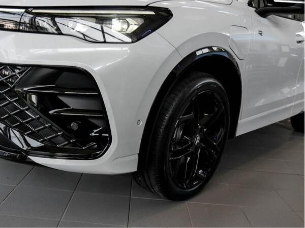 Volkswagen Tiguan R-Line 1,5 l eHybrid 272 PS / DSG Sofort verfügbar