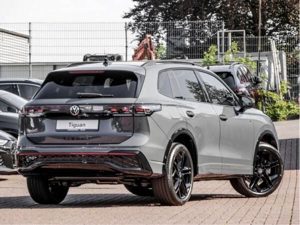 Volkswagen Tiguan R-Line 1,5 l eHybrid 272 PS DSG Sofort verfügbar