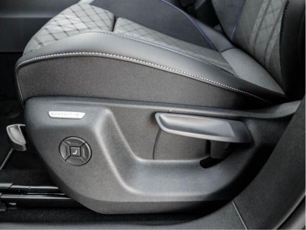 Volkswagen Tiguan R-Line 1,5 l eHybrid 272 PS / DSG Sofort verfügbar
