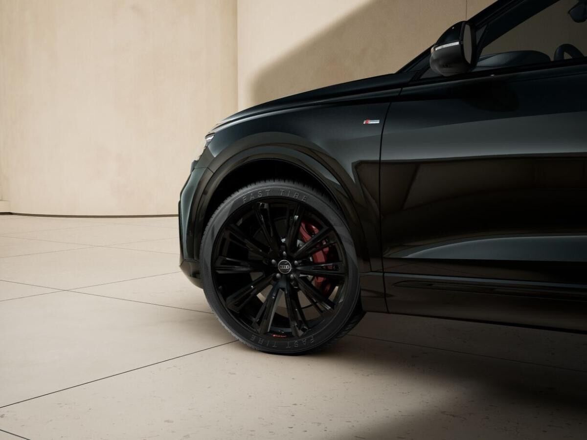 Audi Q8 SUV S line business TFSI e qu. *AHK/B&O/HUD/MATRIX/PANO/23"*