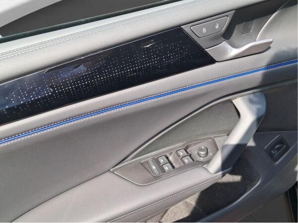 Volkswagen Tiguan R-Line 2,0 TDI 4MOTION DSG | IQ.