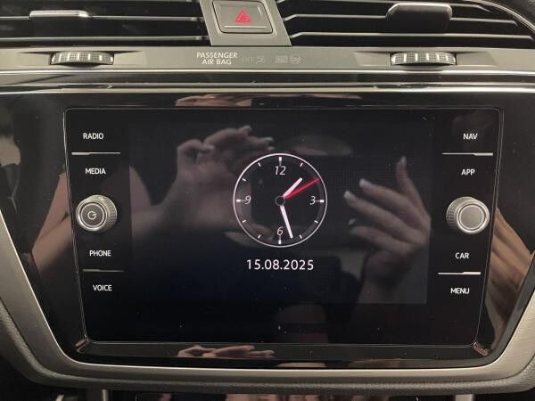 Volkswagen Touran 1.5 TSI Comfortline 7-Sitzer Navi PDC+RFK ACC