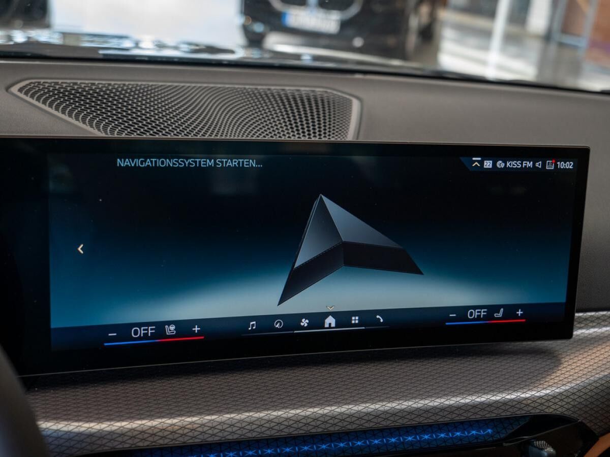 BMW 330 e xDrive Limousine BMW 330 e xDrive Limousine