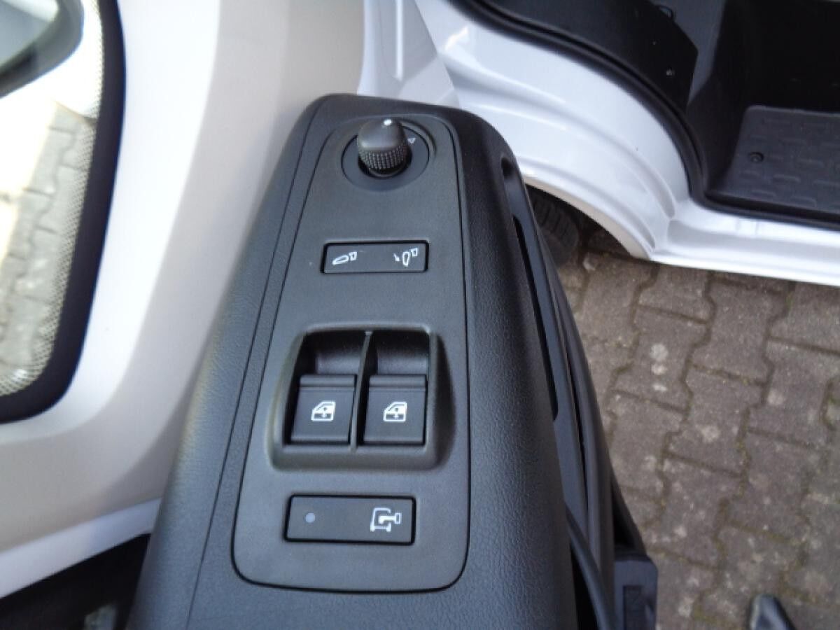 Peugeot Boxer 2.2 BlueHDi 140 L3H2 (250/250L)