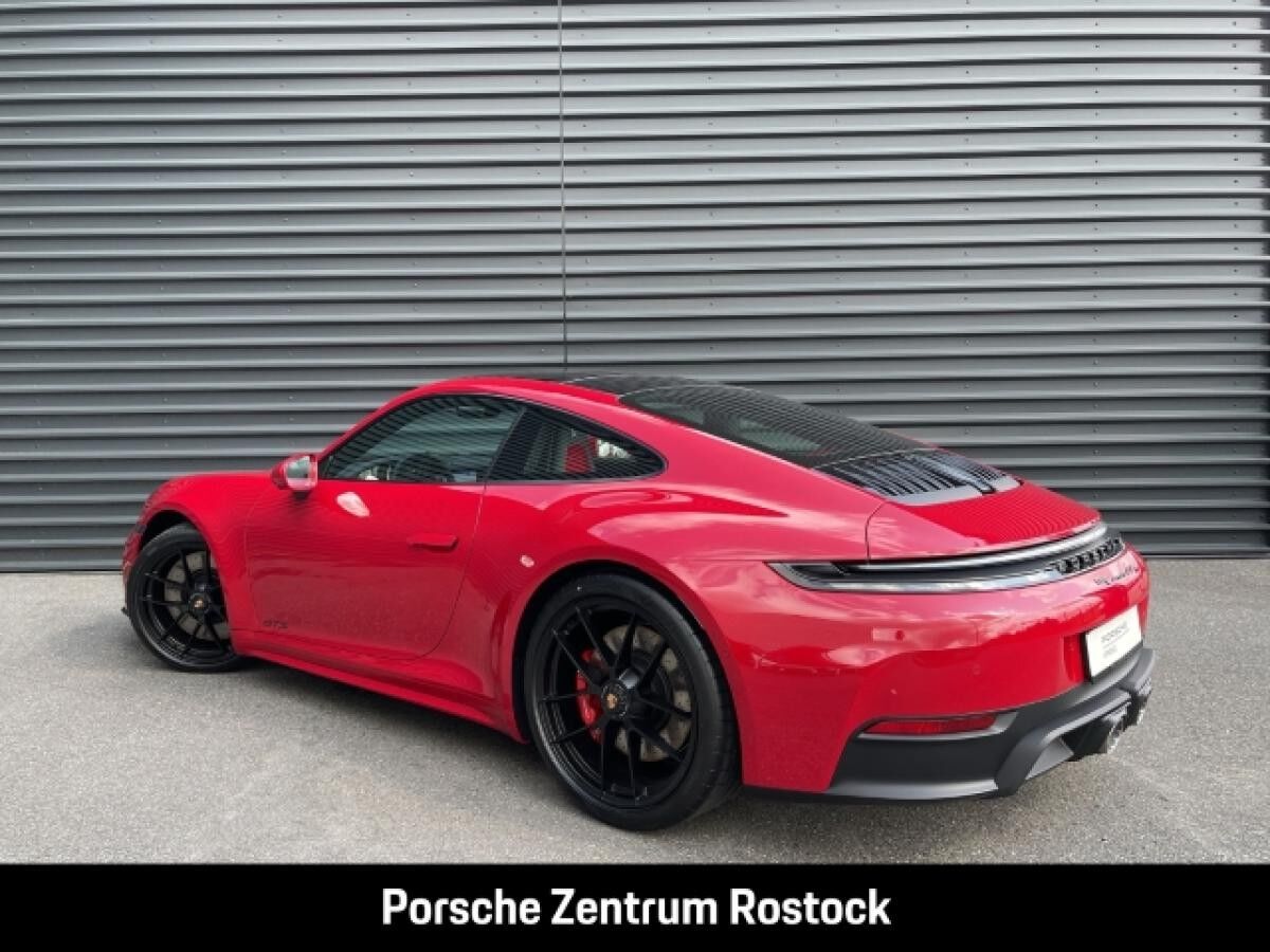 Porsche 992 Carrera GTS