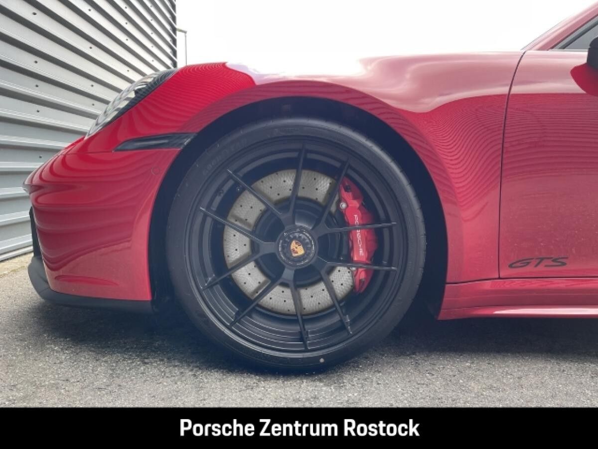 Porsche 992 Carrera GTS