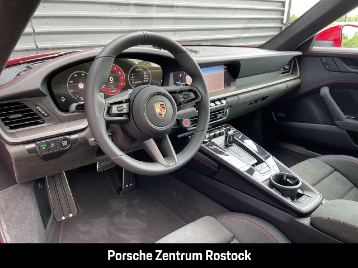 Porsche 992 Carrera GTS