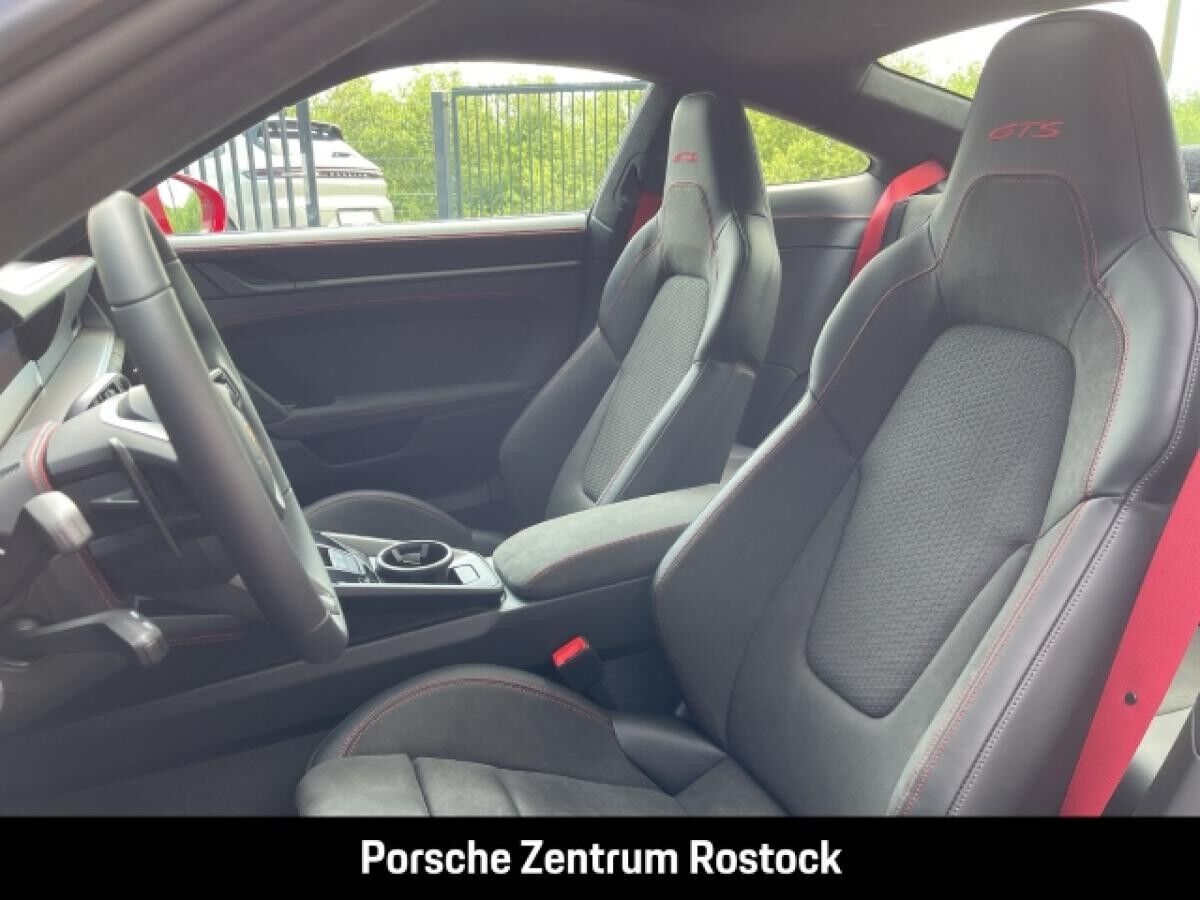 Porsche 992 Carrera GTS