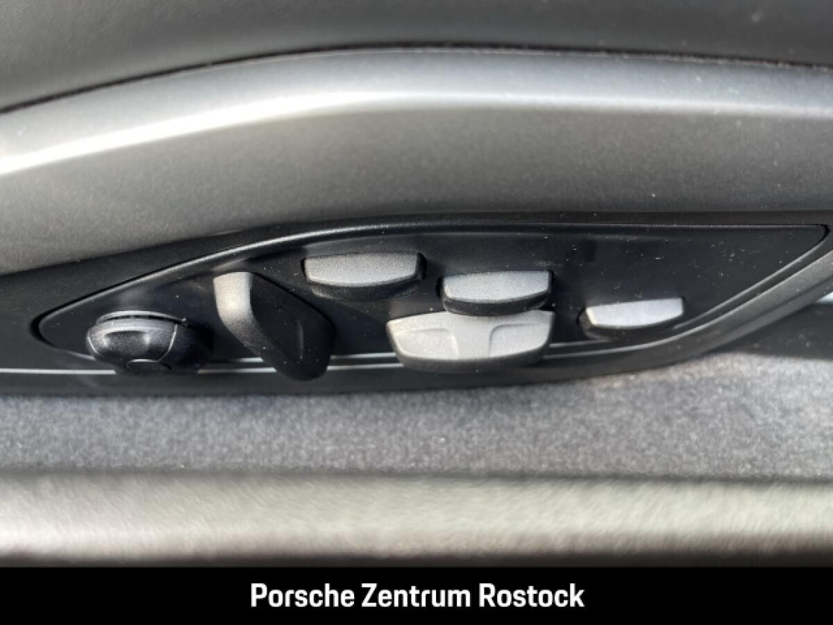 Porsche 992 Carrera GTS