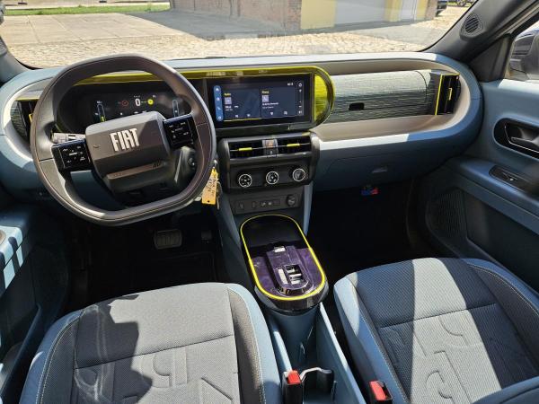 Fiat Grande Panda RED 44 kWh - sofort verfügbar