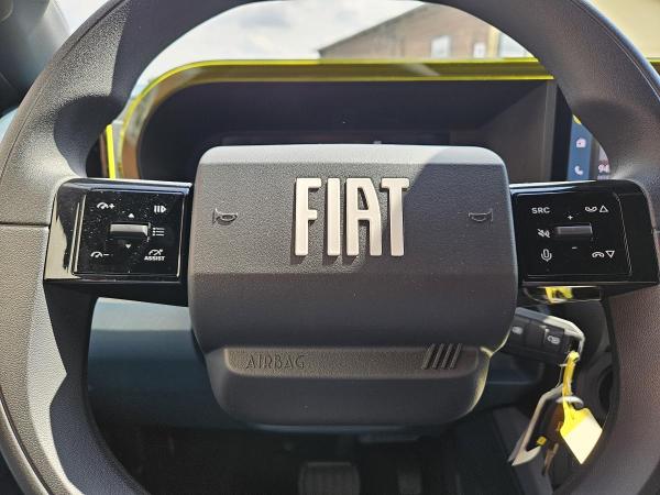 Fiat Grande Panda RED 44 kWh - sofort verfügbar