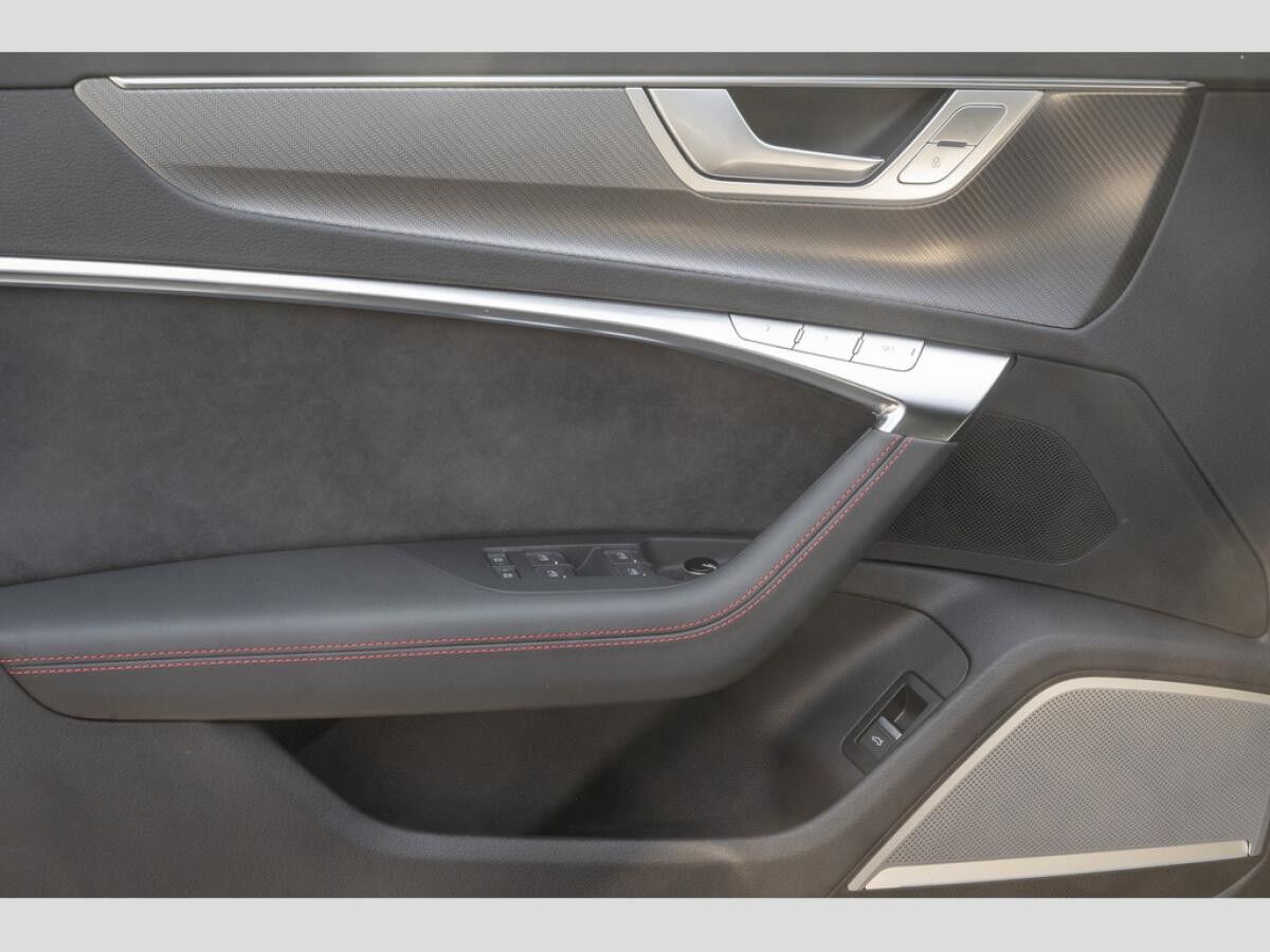 Audi RS6 Avant 4.0 TFSI quattro Audi RS6 Avant 4.0 TFSI quattro