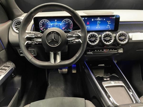 Mercedes-Benz GLB 200 AMG AdvancedPlus Distronic AHK Multibeam
