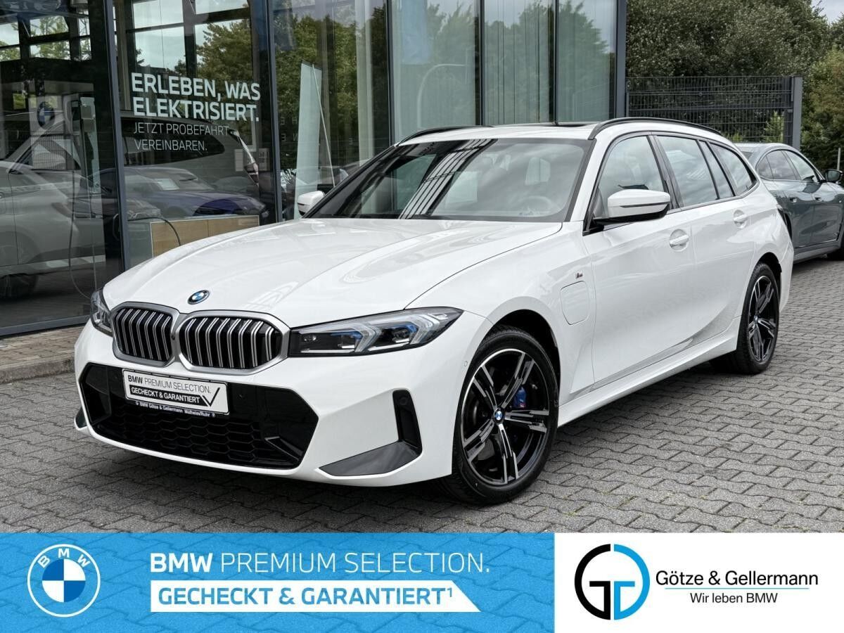 BMW 330 e xDrive Touring M Sport //AHK Pano FACELIFT BMW 330 e xDrive Touring M Sport //AHK Pano FACELIFT