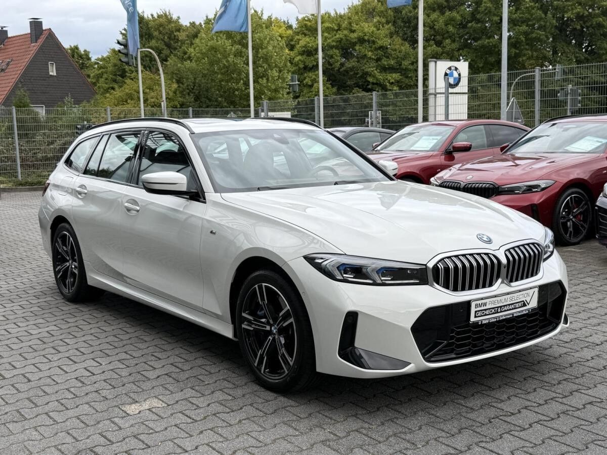 BMW 330 e xDrive Touring M Sport //AHK Pano FACELIFT BMW 330 e xDrive Touring M Sport //AHK Pano FACELIFT