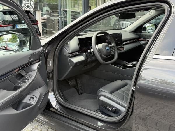 BMW i5 eDrive40 Pano Adapt.LED Stop&Go HarmanKardon