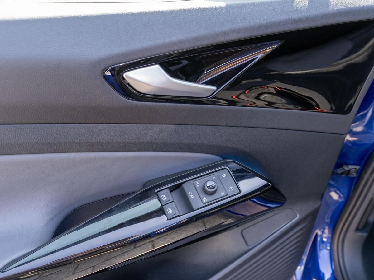 Volkswagen ID.4 Pro Pro LED Navi ACC PDC SHZ Wärmepumpe // SOFORT VERFÜGBAR!!!