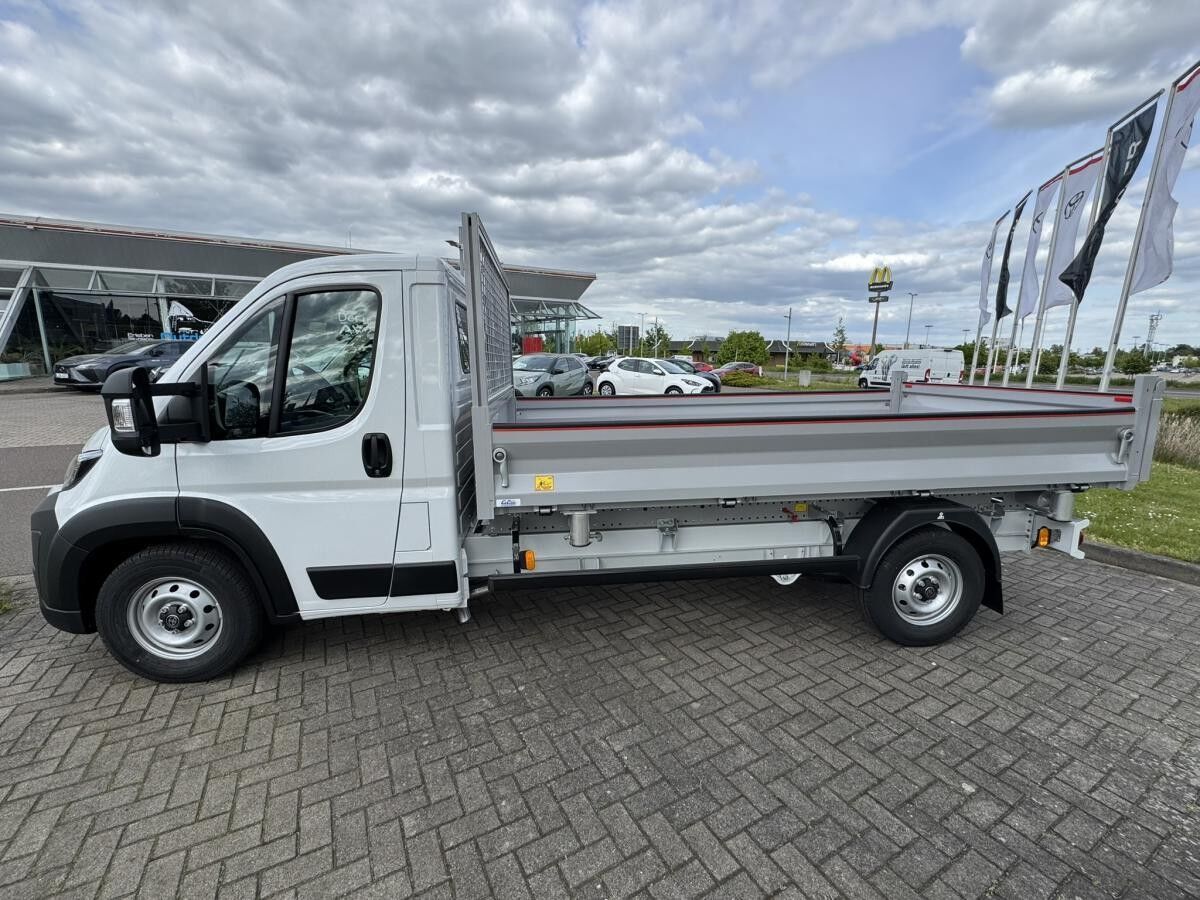Toyota Proace Max L4  Leiterrahmen Work 35H 2.2 Diesel 103kW (140PS) mit Dreiseitenkipperaufbau