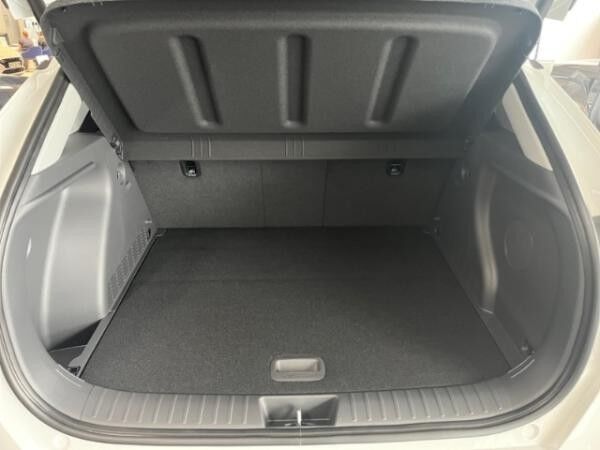 Hyundai Kona Elektro Prime🚀| Wärmepumpe | LED | Rückfahrkamera | Navi | Klimaauto. | ISOFIX